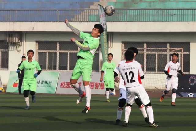 东京女教师因与学生关系被判有罪，惩罚惨重